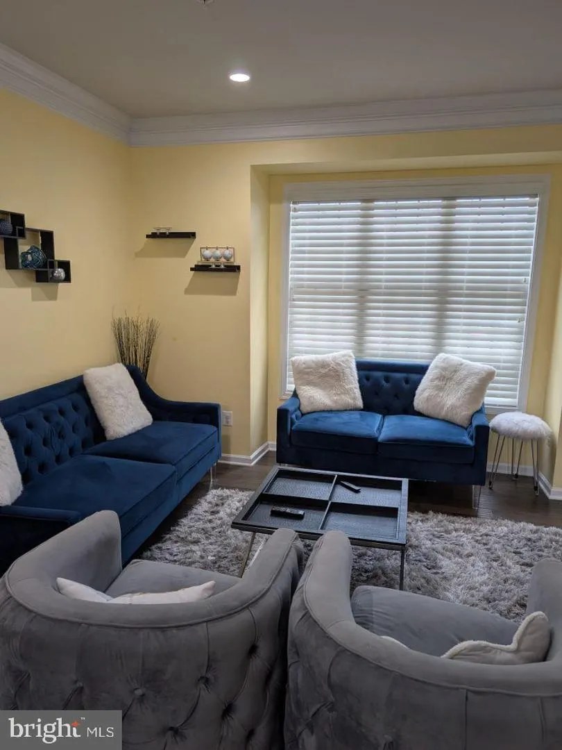 43174 LUTTRELL SQUARE Ashburn, VA 20148