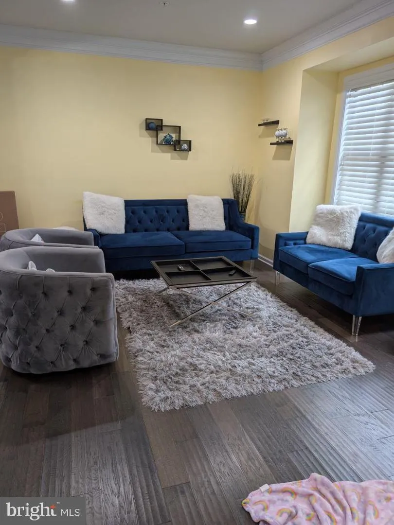 43174 LUTTRELL SQUARE Ashburn, VA 20148
