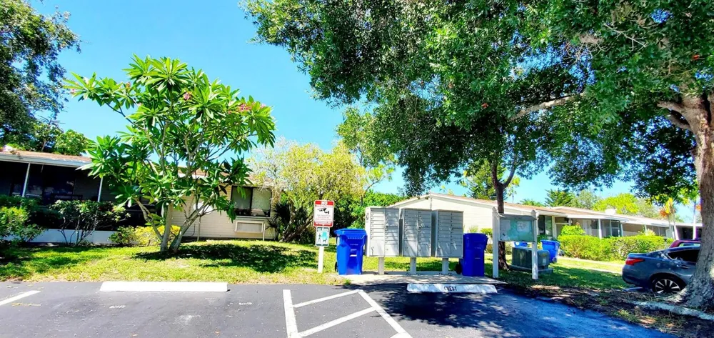 560 7th Place Vero Beach, FL 32962