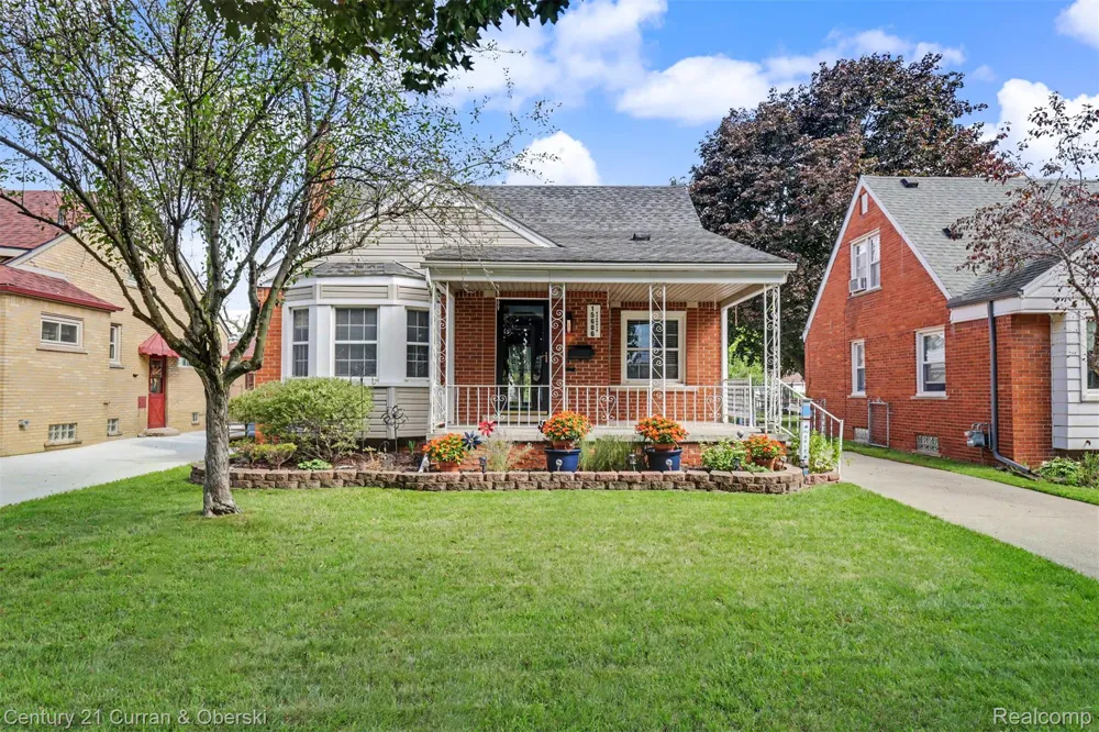 15606 Hanover Avenue Allen Park City, MI 48101