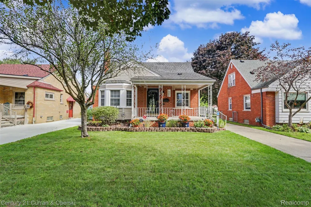15606 Hanover Avenue Allen Park City, MI 48101