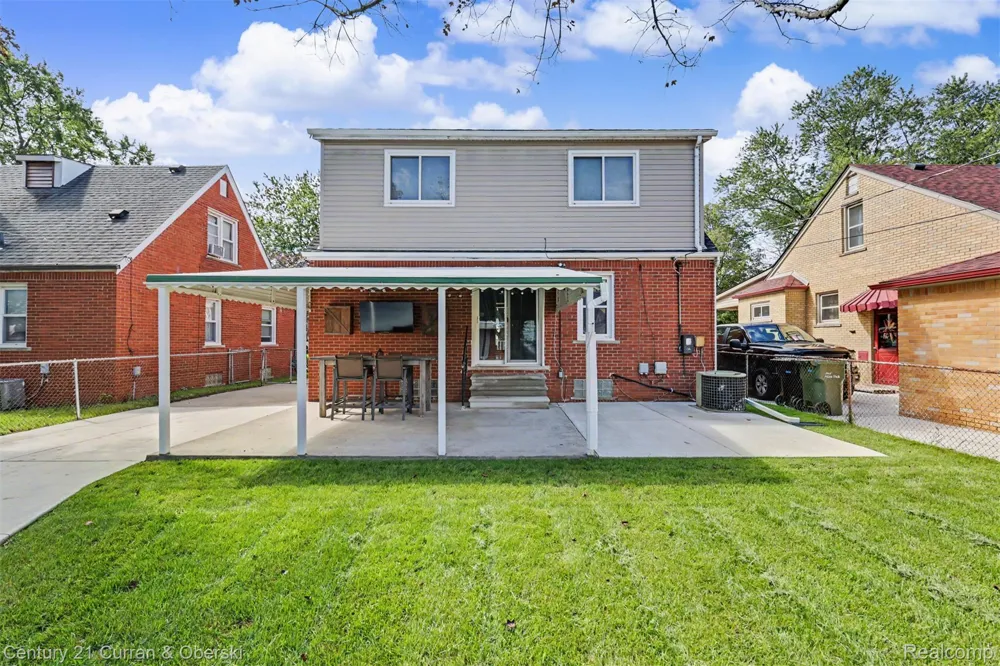 15606 Hanover Avenue Allen Park City, MI 48101