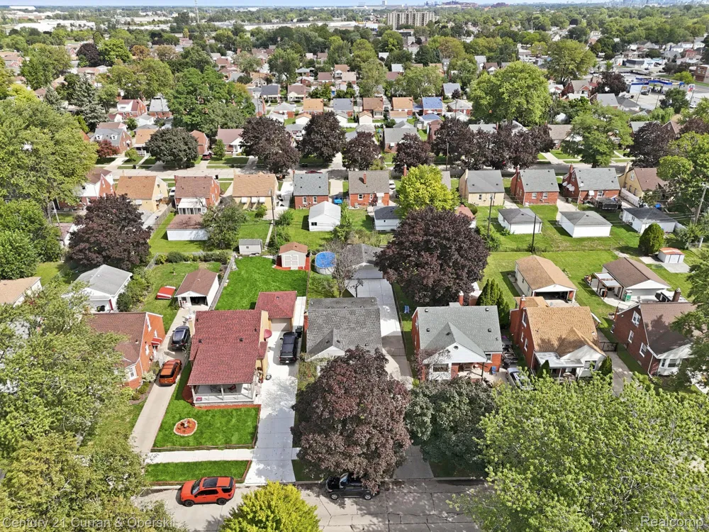 15606 Hanover Avenue Allen Park City, MI 48101