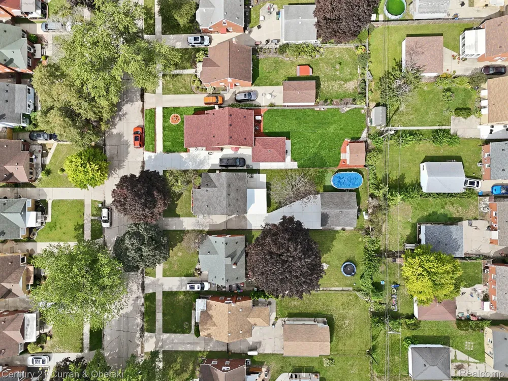 15606 Hanover Avenue Allen Park City, MI 48101