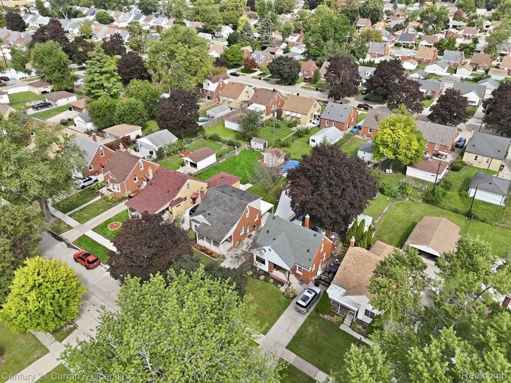 15606 Hanover Avenue Allen Park City, MI 48101