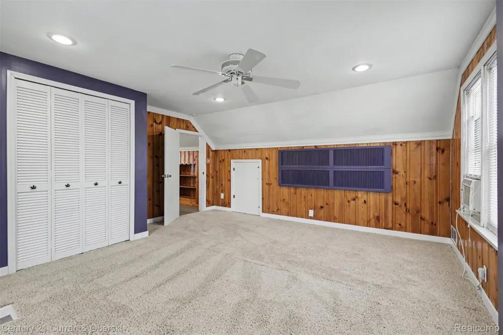 15606 Hanover Avenue Allen Park City, MI 48101