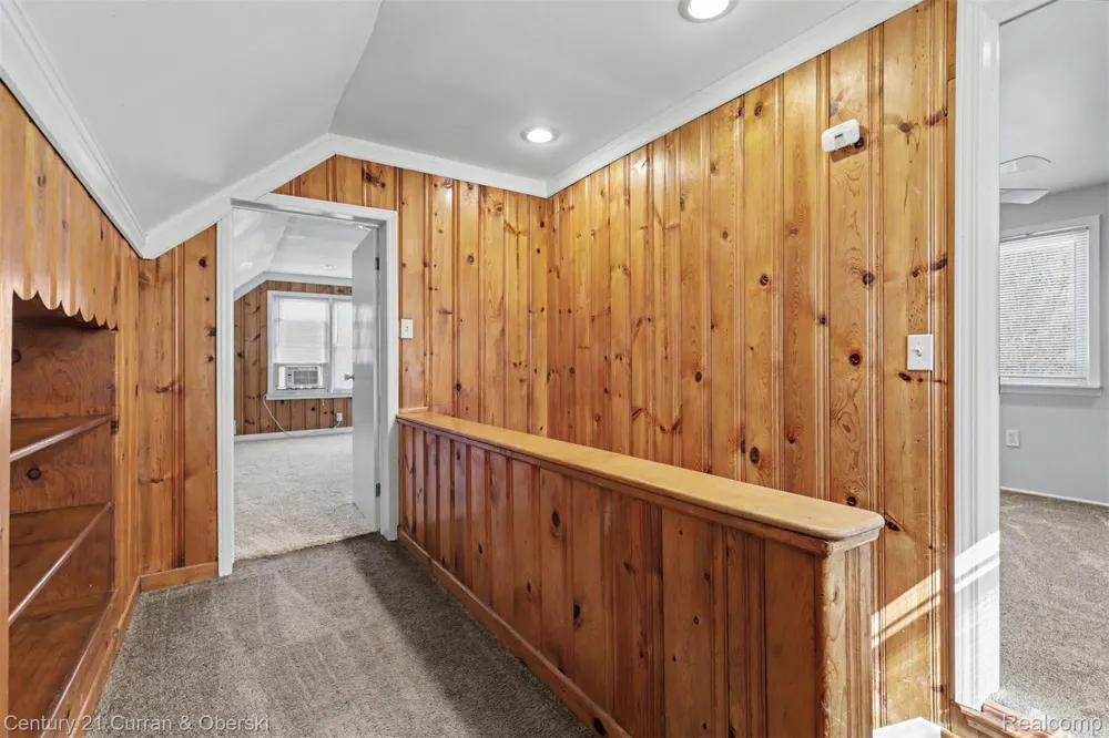 15606 Hanover Avenue Allen Park City, MI 48101