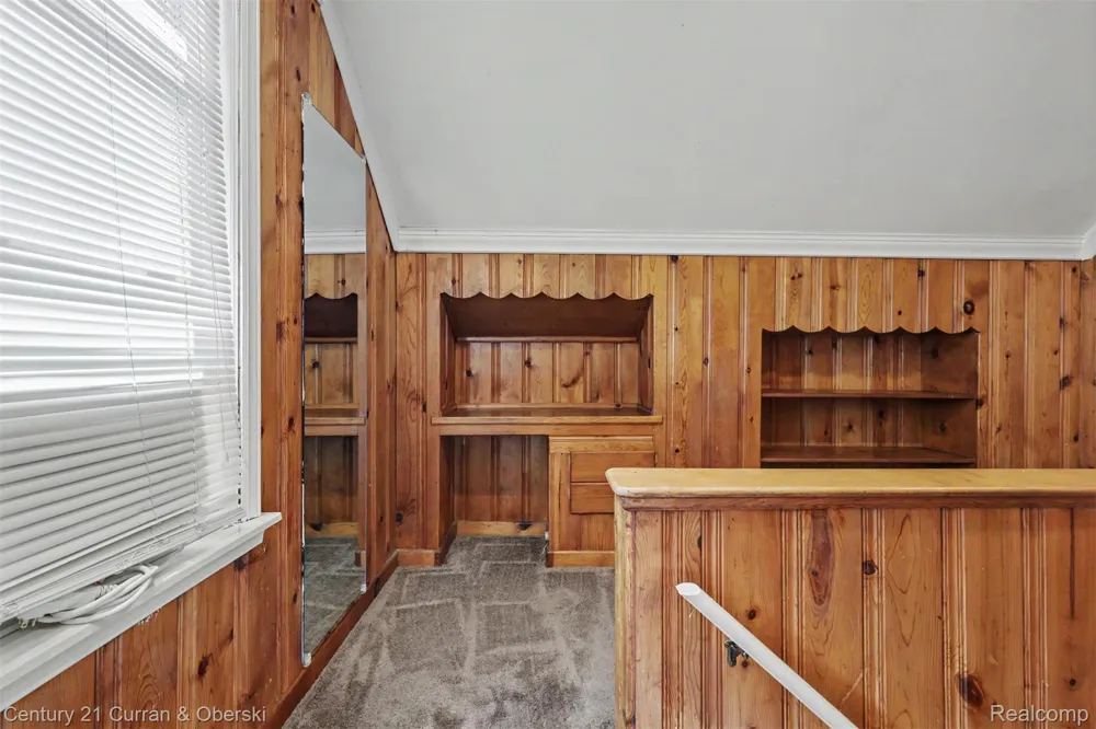 15606 Hanover Avenue Allen Park City, MI 48101