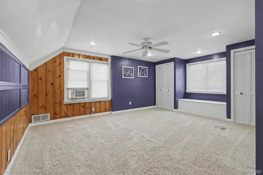 15606 Hanover Avenue Allen Park City, MI 48101