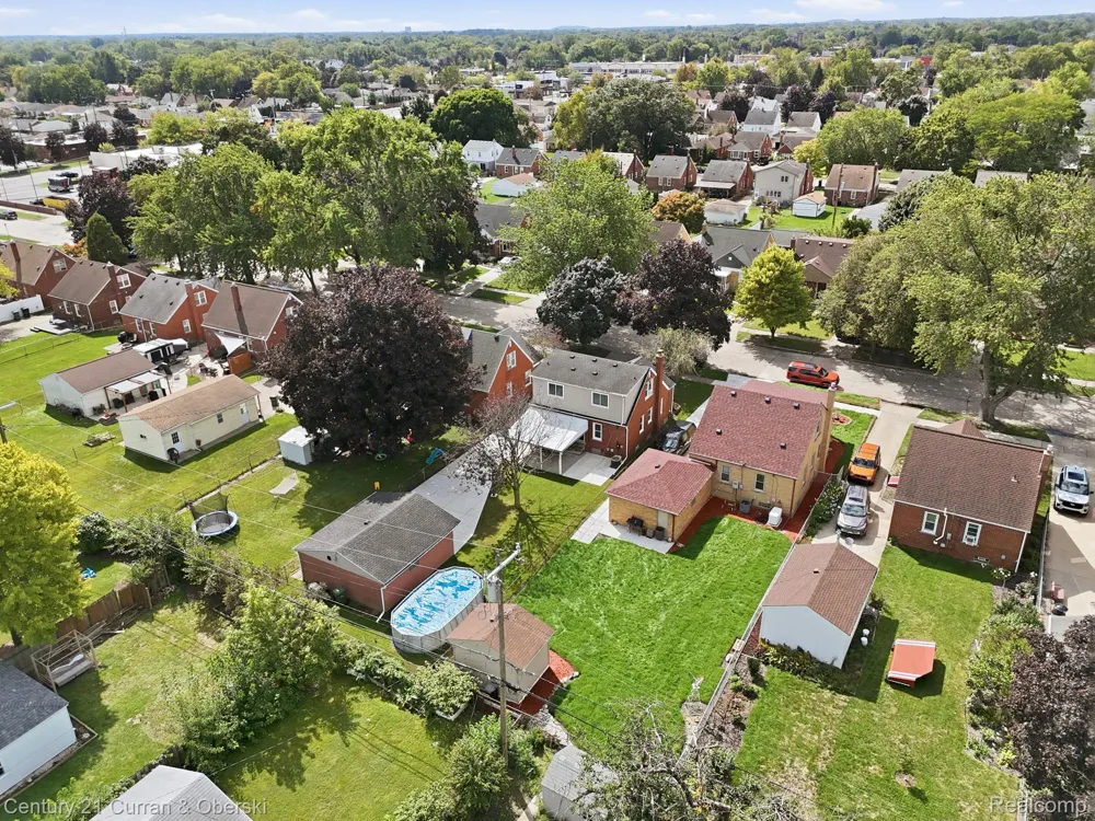 15606 Hanover Avenue Allen Park City, MI 48101