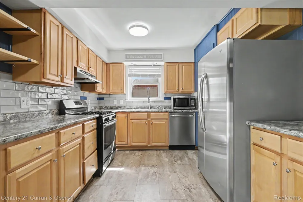 15606 Hanover Avenue Allen Park City, MI 48101