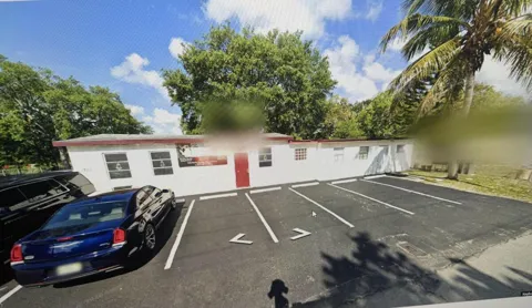 1701 NW 8th Place