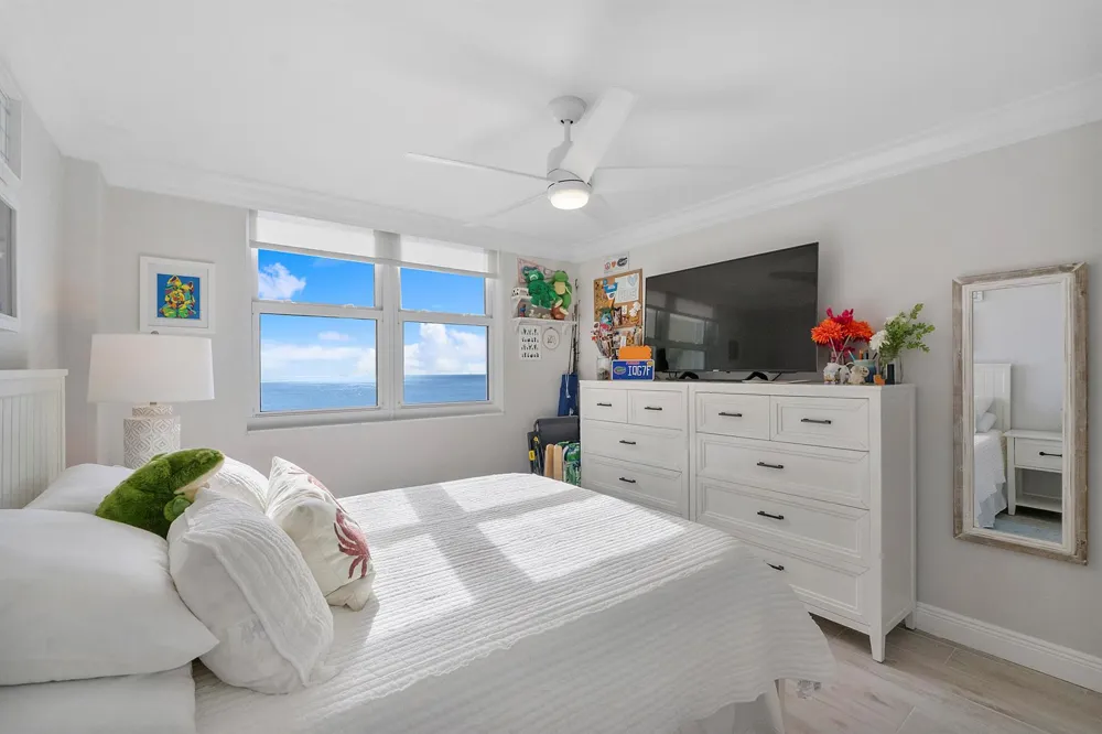 1900 S OCEAN BOULEVARD #14T Lauderdale By The Sea, FL 33062