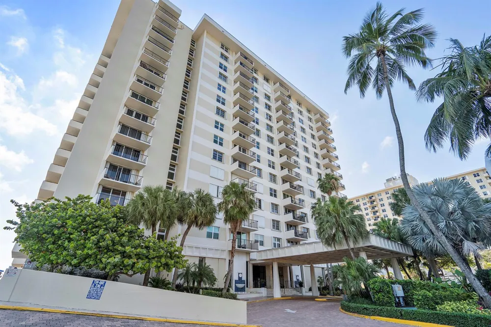 1900 S OCEAN BOULEVARD #14T Lauderdale By The Sea, FL 33062