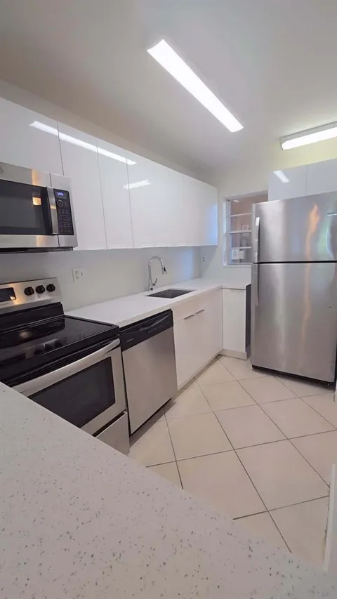 4121 STIRLING ROAD #404