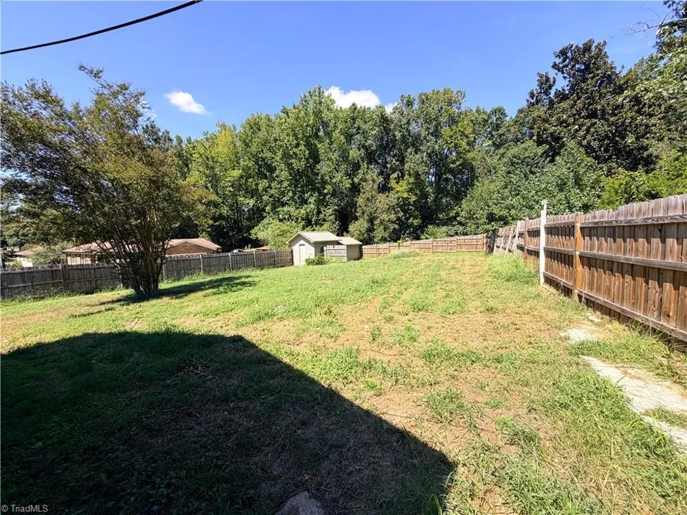 806 Halsbrook Road Greensboro, NC 27406