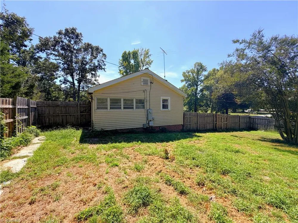 806 Halsbrook Road Greensboro, NC 27406