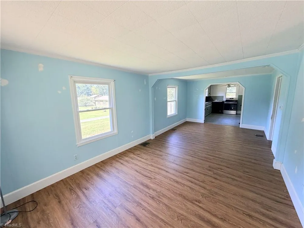 806 Halsbrook Road Greensboro, NC 27406