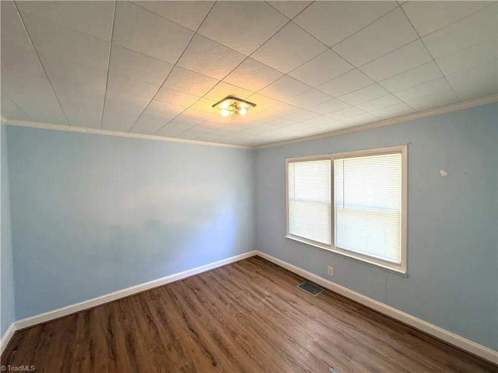 806 Halsbrook Road Greensboro, NC 27406