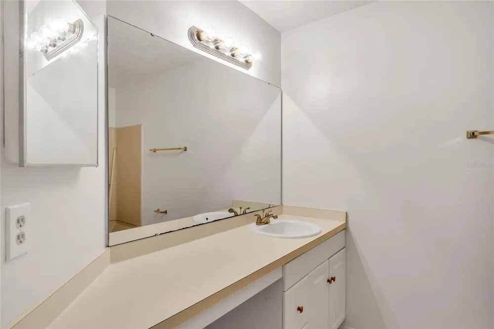 117 RESERVE CIRCLE #105 Oviedo, FL 32765