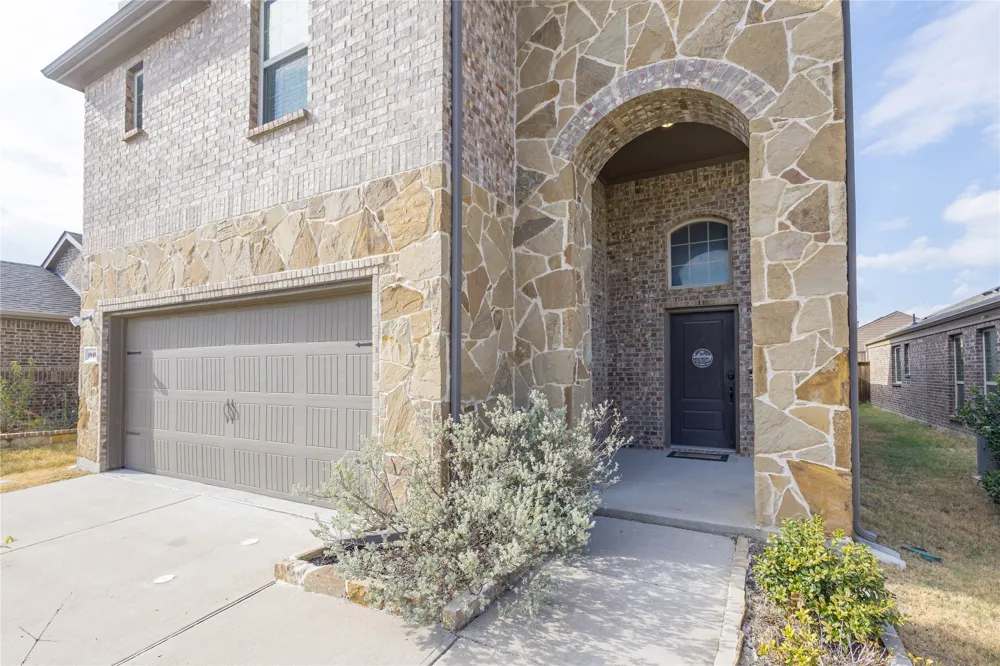 1816 Ferguson Lane McKinney, TX 75071