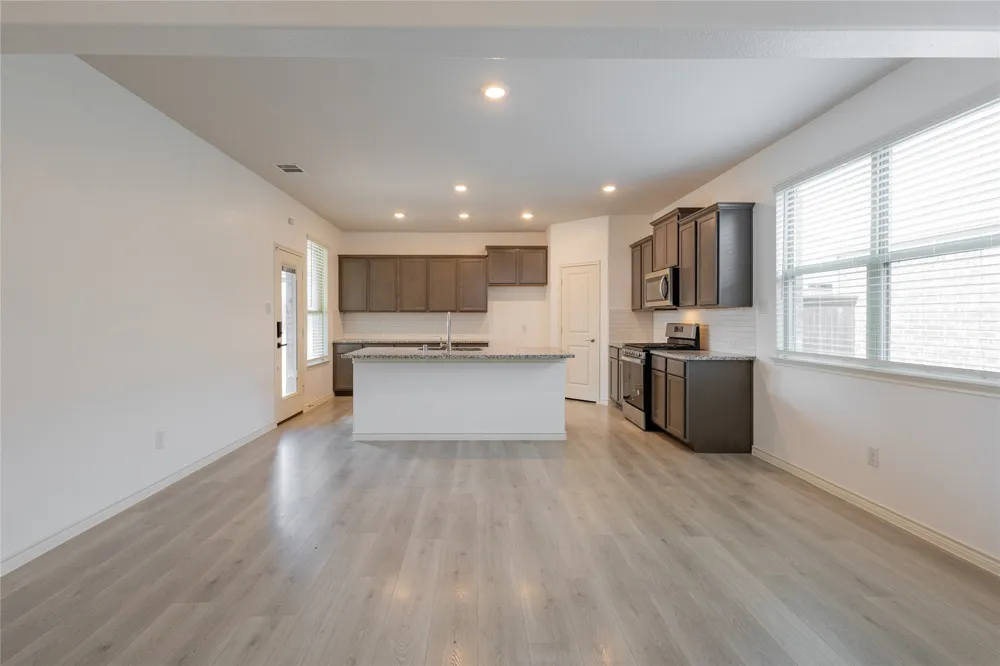 1816 Ferguson Lane McKinney, TX 75071