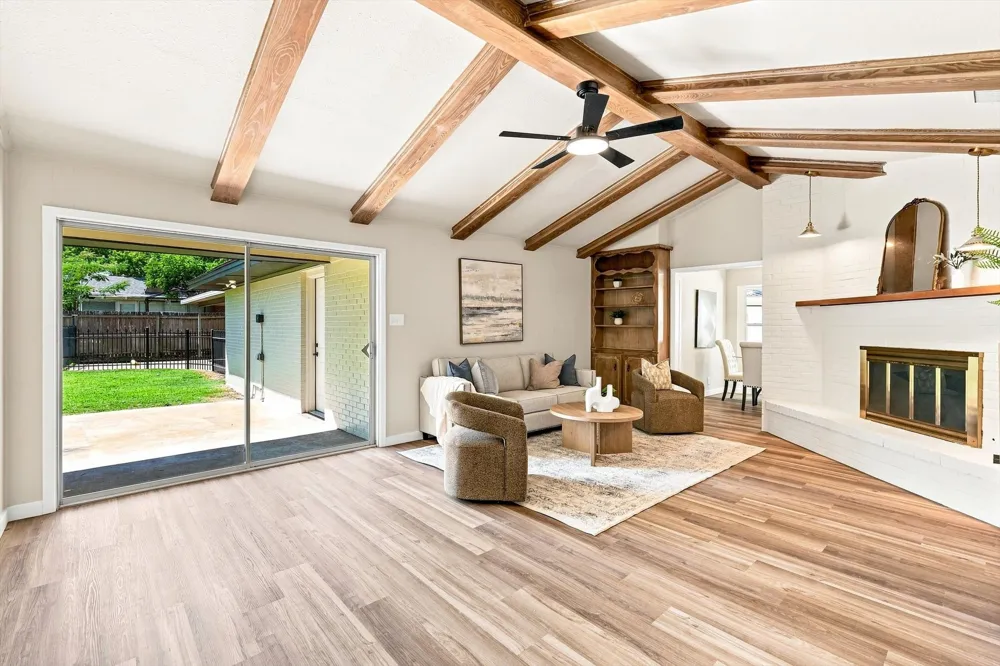 305 Brookview Drive Hurst, TX 76054