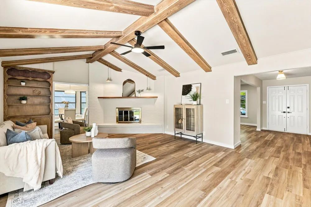 305 Brookview Drive Hurst, TX 76054