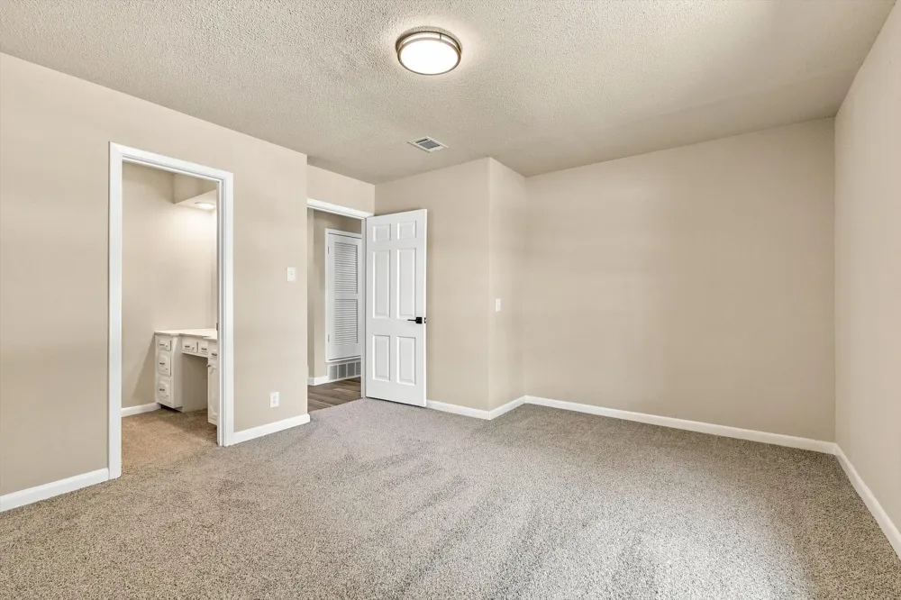 305 Brookview Drive Hurst, TX 76054