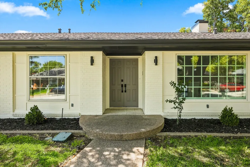 305 Brookview Drive Hurst, TX 76054