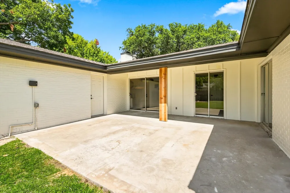 305 Brookview Drive Hurst, TX 76054