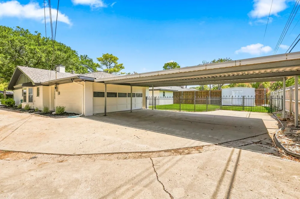305 Brookview Drive Hurst, TX 76054