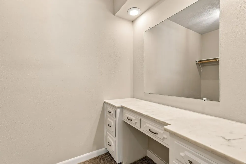 305 Brookview Drive Hurst, TX 76054