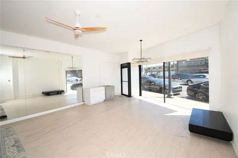 2209 Lomita