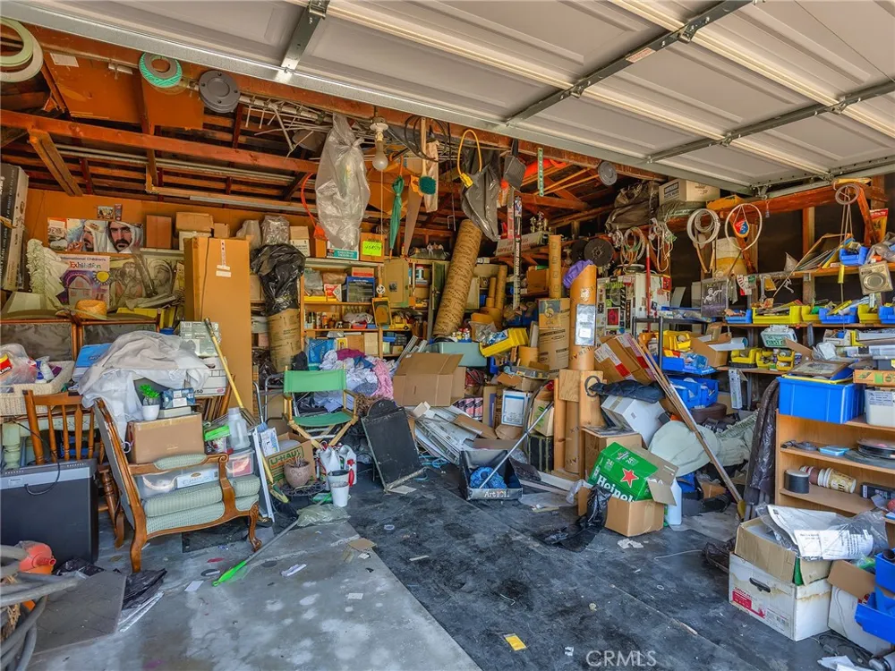 524 S Bel Aire Drive Burbank, CA 91501