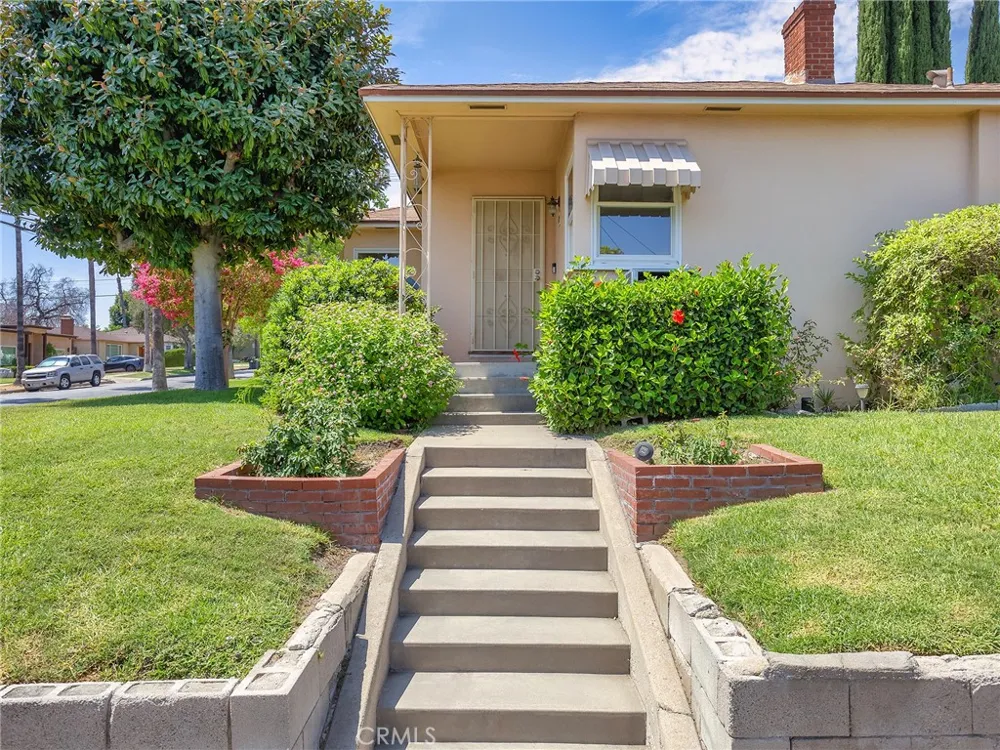 524 S Bel Aire Drive Burbank, CA 91501