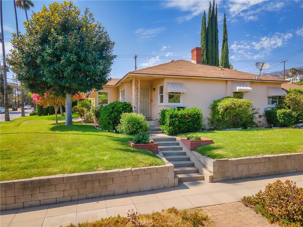 524 S Bel Aire Drive Burbank, CA 91501