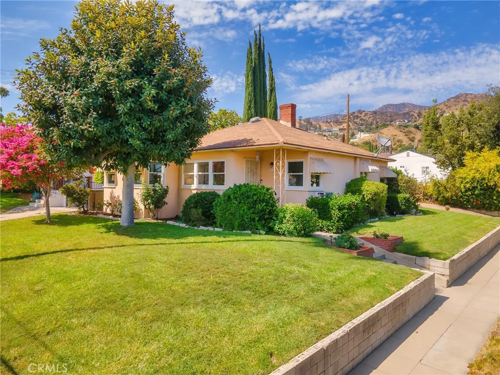 524 S Bel Aire Drive Burbank, CA 91501