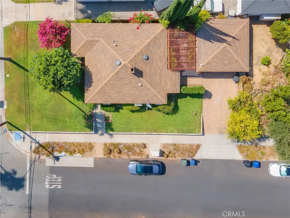 524 S Bel Aire Drive Burbank, CA 91501