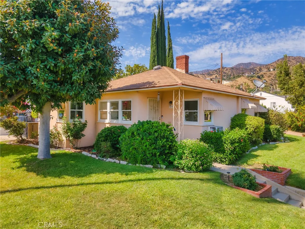 524 S Bel Aire Drive Burbank, CA 91501