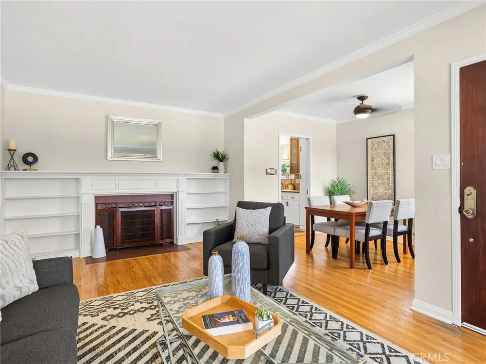 524 S Bel Aire Drive Burbank, CA 91501