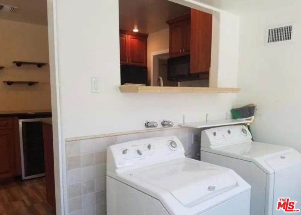 2340 Caldero Montrose, CA 91020