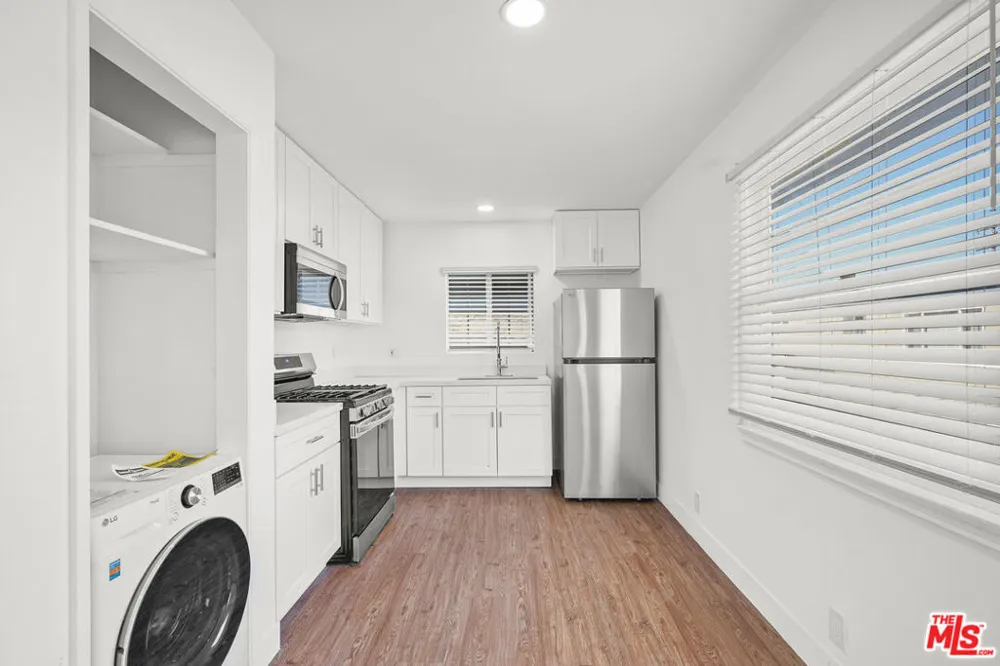 530 Almond Avenue Long Beach, CA 90802