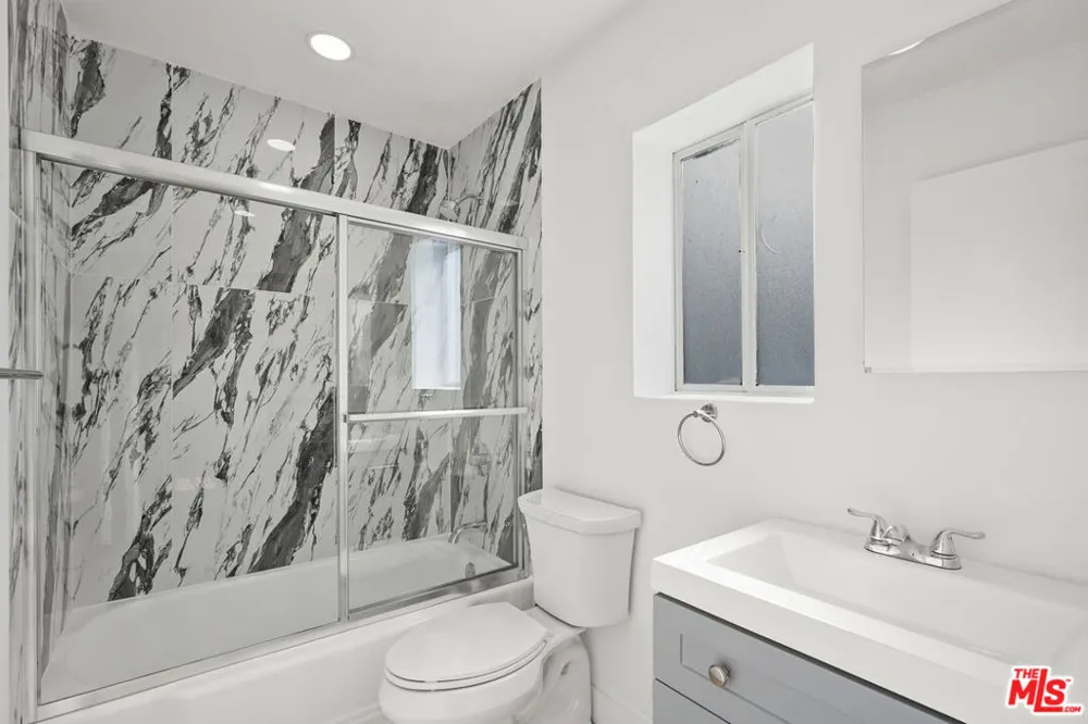 530 Almond Avenue Long Beach, CA 90802