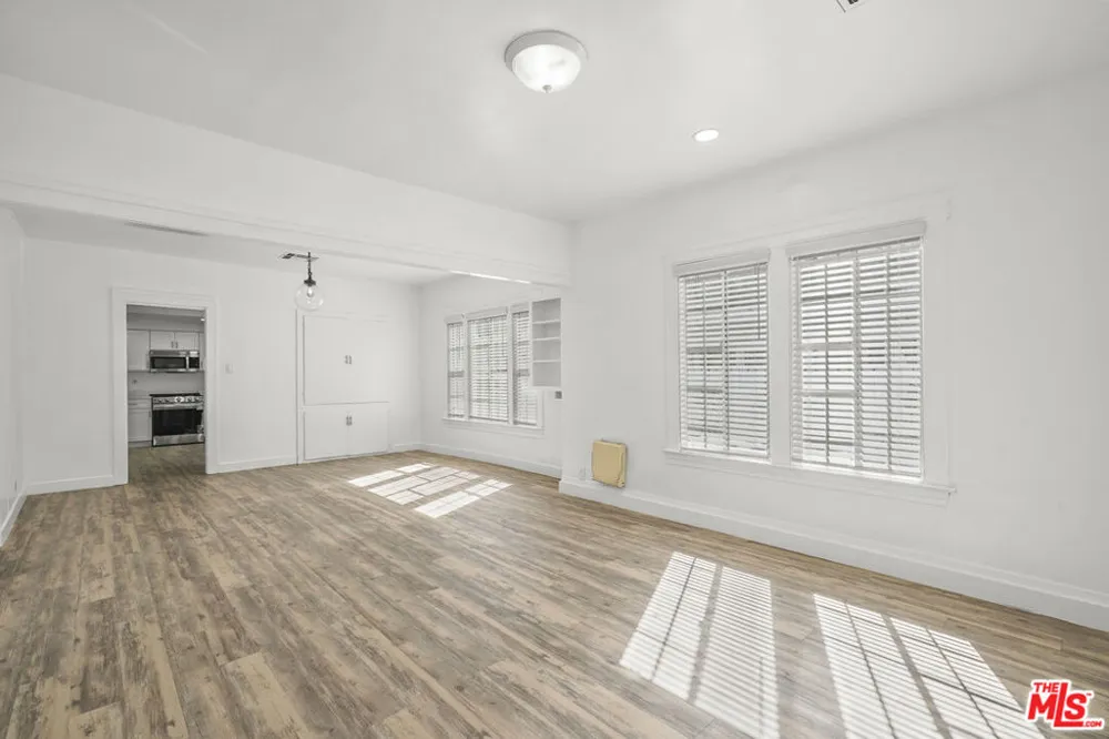 530 Almond Avenue Long Beach, CA 90802