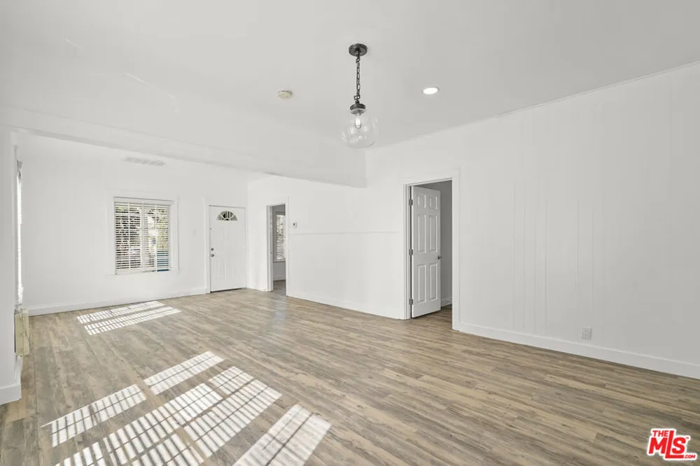 530 Almond Avenue Long Beach, CA 90802