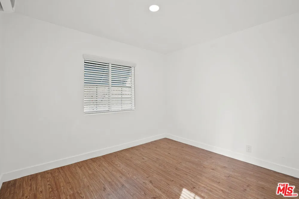 530 Almond Avenue Long Beach, CA 90802