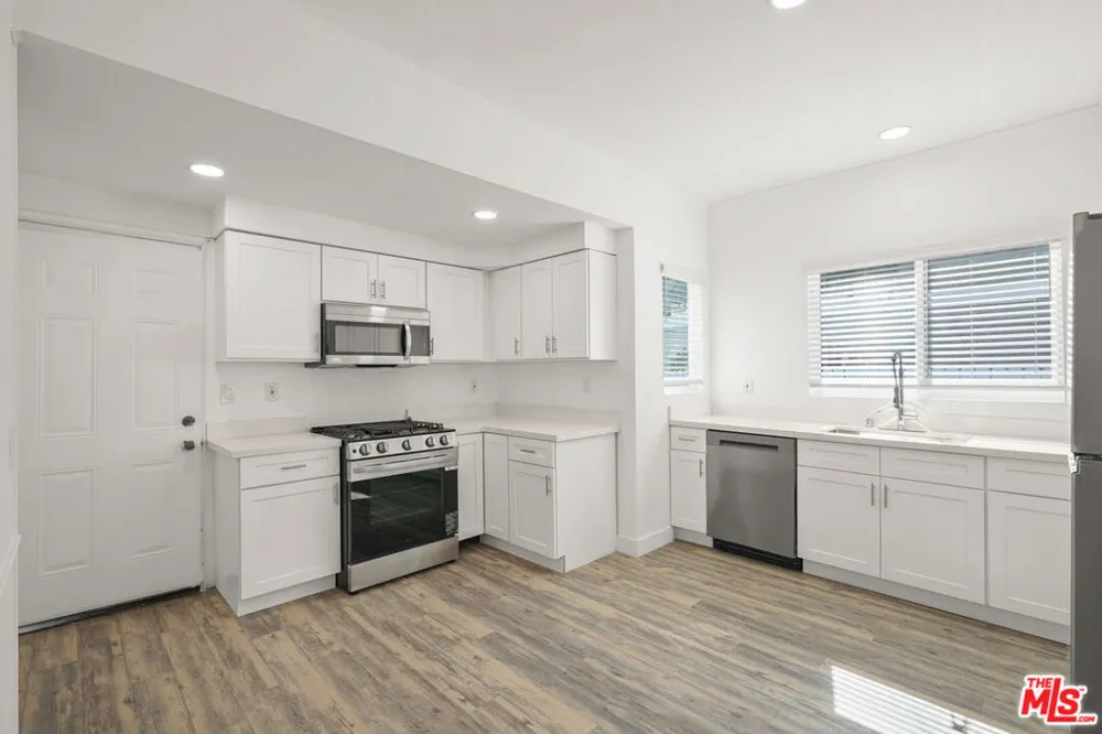 530 Almond Avenue Long Beach, CA 90802