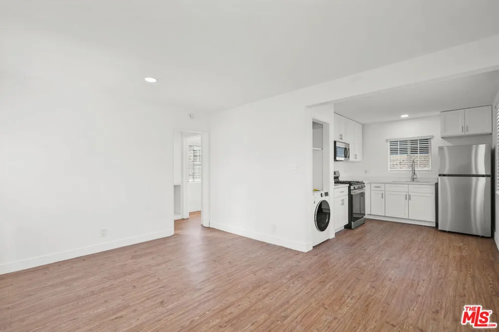 530 Almond Avenue Long Beach, CA 90802