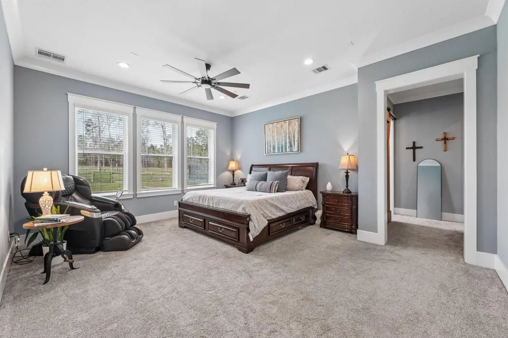 214 Fm-1097 E New Waverly, TX 77358